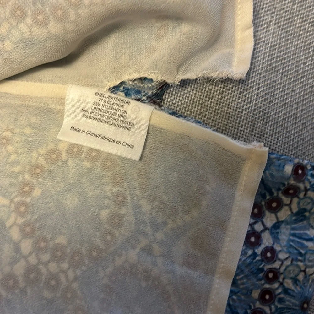 Great outfit! Tory Burch top and CREAM coated, embroidered jeans. - Picture 4 of 14